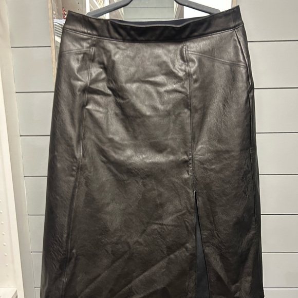 SPANX pull on faux leather midi skirt - Picture 7 of 7